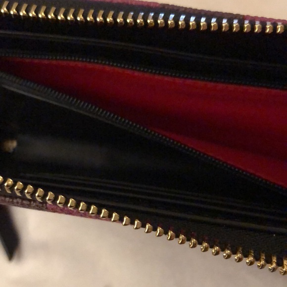 Dooney & Bourke Tucker Folded Zip Wristlet Red & Black Plaid NWT & Box - Picture 9 of 16